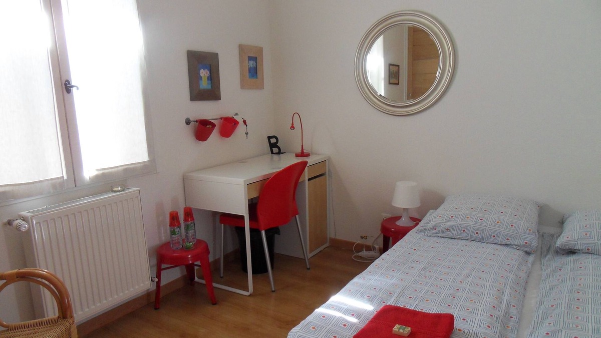 La Riche House | QUIET GROUND-FLOOR ROOM IN A HOUSE