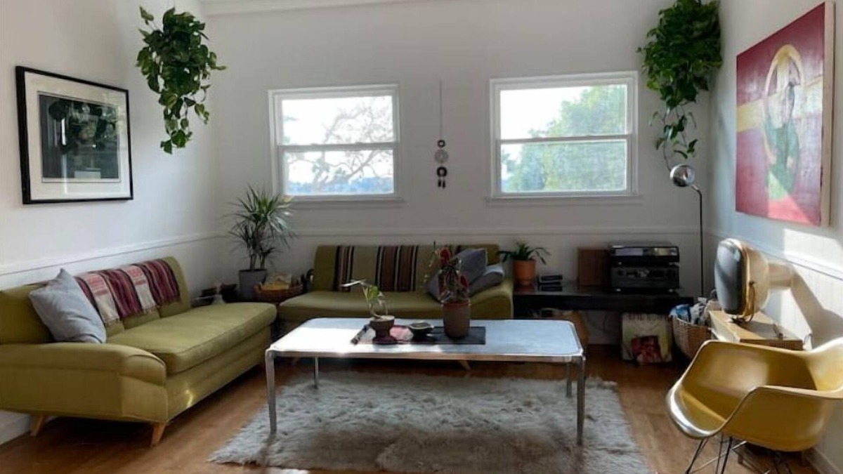 Los Feliz House | Quiet Hillside Plant+Art filled home. PANORAMIC VIEWS! PRIVATE large BACKYARD