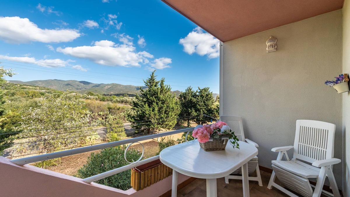 Capitana Apartment | Quiet Holiday Apartment "Casa Dea72" Near the Beach with Air Conditioning & Terrace