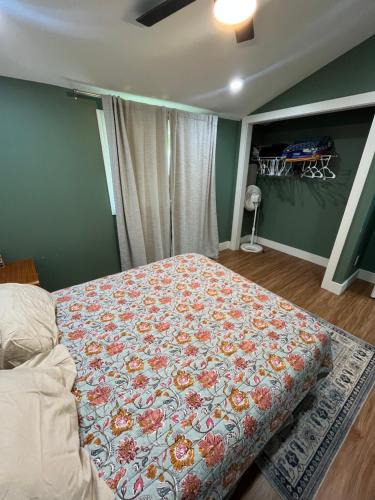 Hauula House | Quiet home near the coast