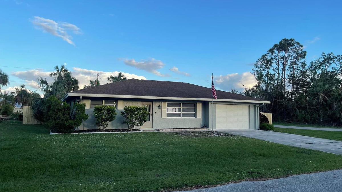 Port Charlotte House | Quiet home with heated pool and privacy fence! Pet friendly!