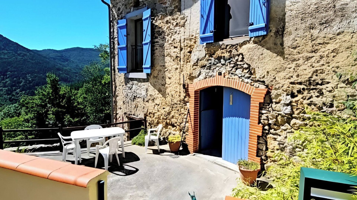 Salvezines House | Quiet house in the Aude Pyrenees. Ideal location for hikers!