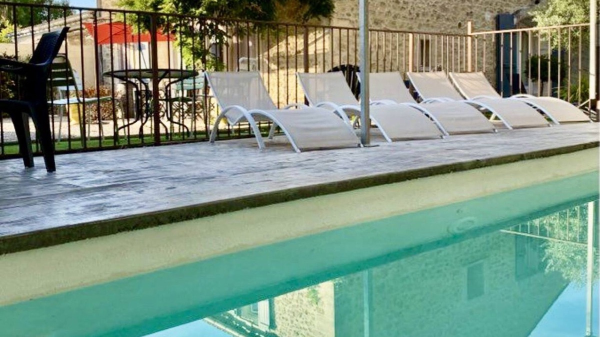 Caux House | Quiet house with private pool and outbuilding Jacuzzi up to 10 people