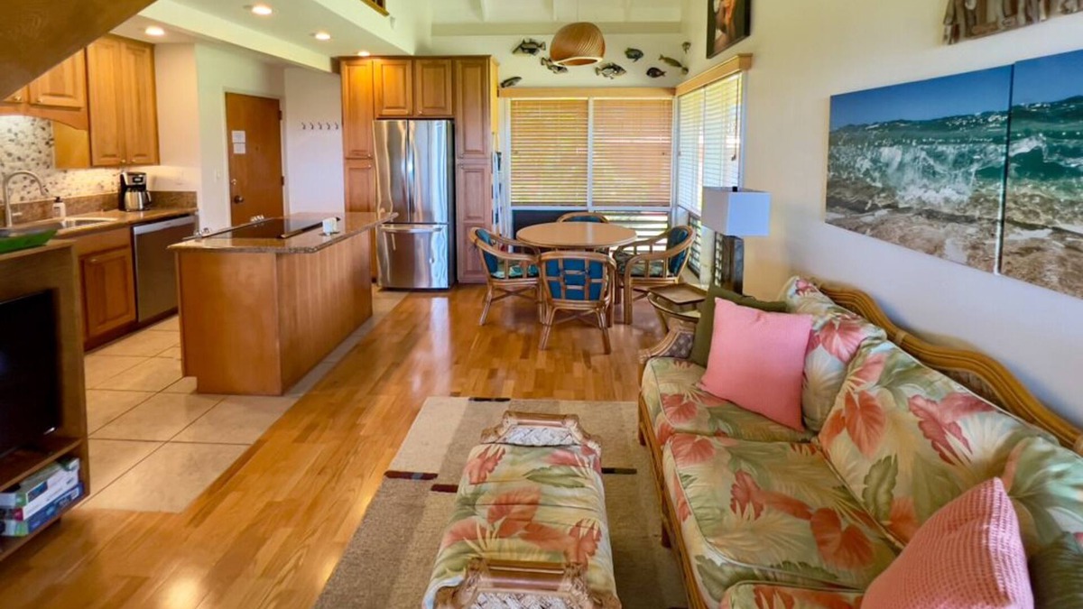 Maunaloa Condo | Quiet & Immaculate Molokai Condo, 2nd Floor End Unit, Ocean Views + Free Car