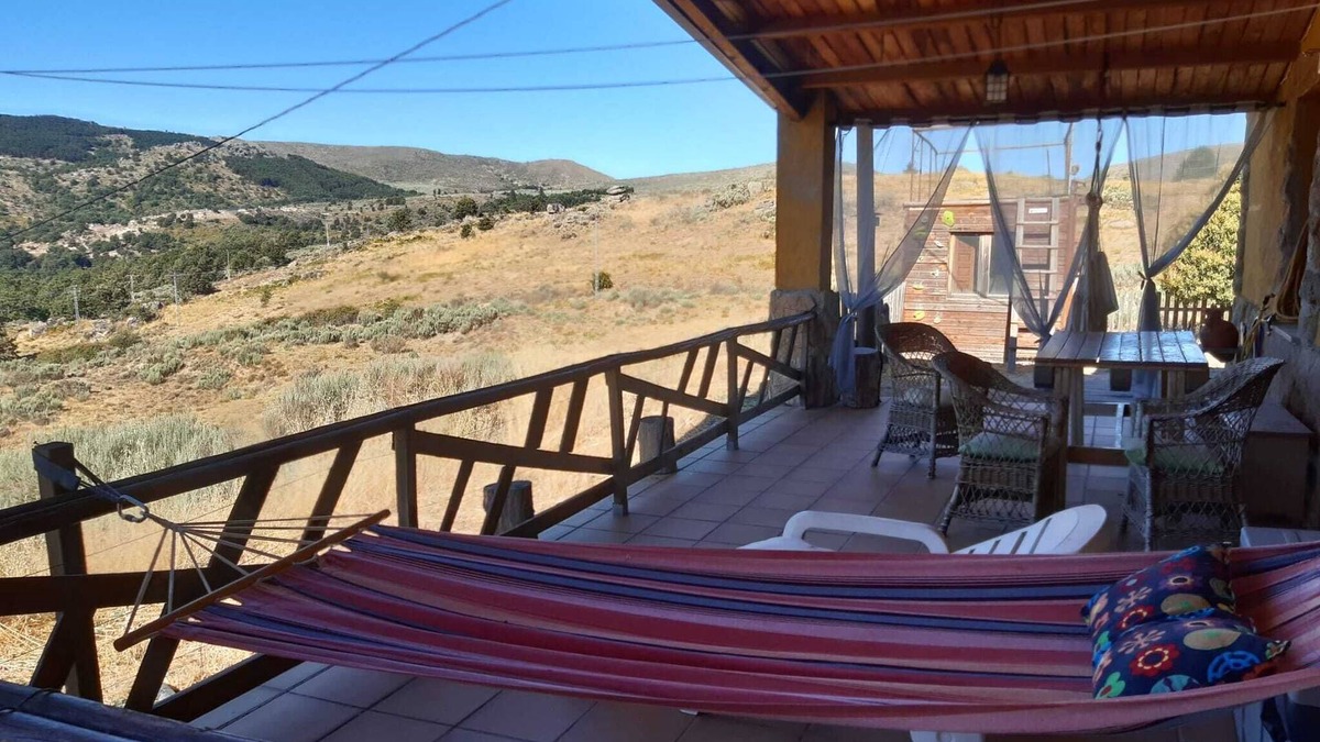 Navarrevisca House | Quiet isolated rural house in Navarrevisca, registration CR-AV-01478.