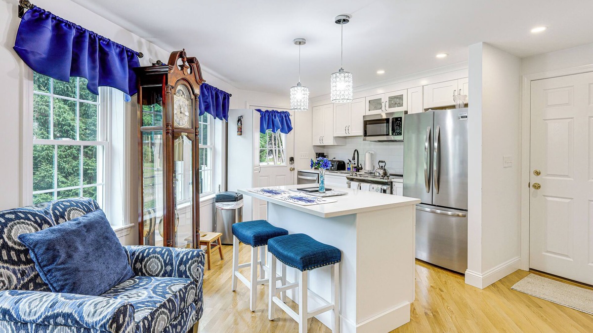 Kingston Apartment | Quiet Kingston Getaway - 3 Mi to Beaches!