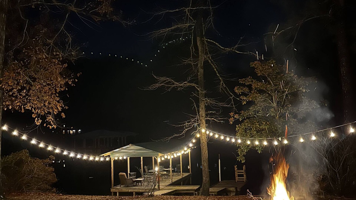 Negreet Cottage | Quiet Lakefront Cottage