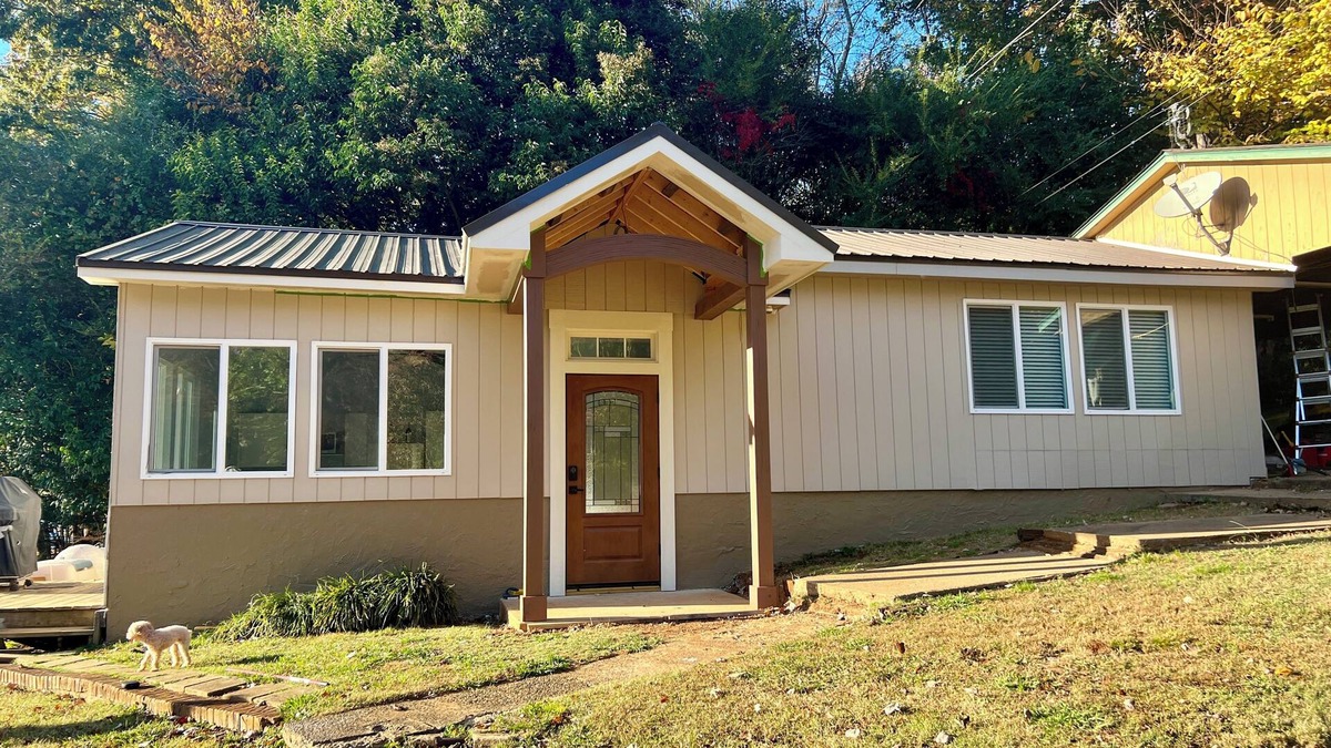Steele Creek Cottage | Quiet Lakefront Escape