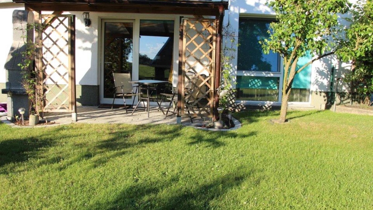 Lubben House | Quiet location, 800 m² lawn, small pond, pets welcome