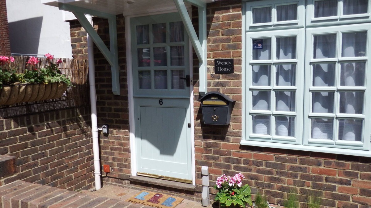 Eastbourne City Centre House | Quiet Location In The Heart Of Eastbourne