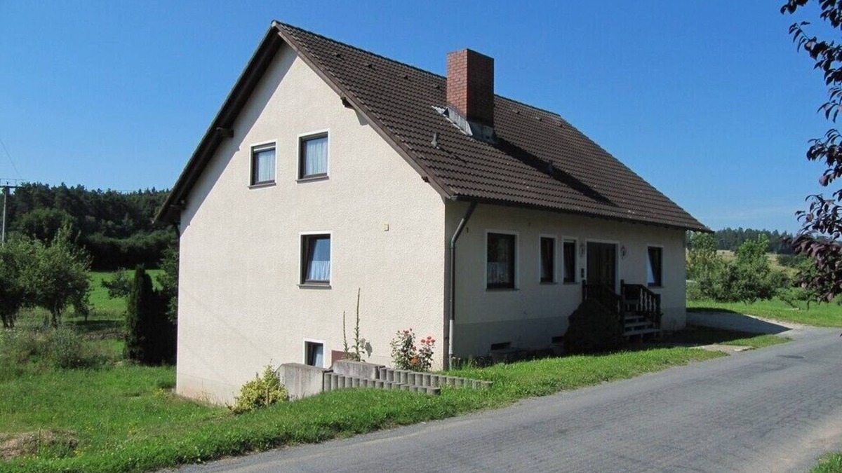 Buchelberg Apartment | quiet location on the outskirts, spacious apartment, close to nature