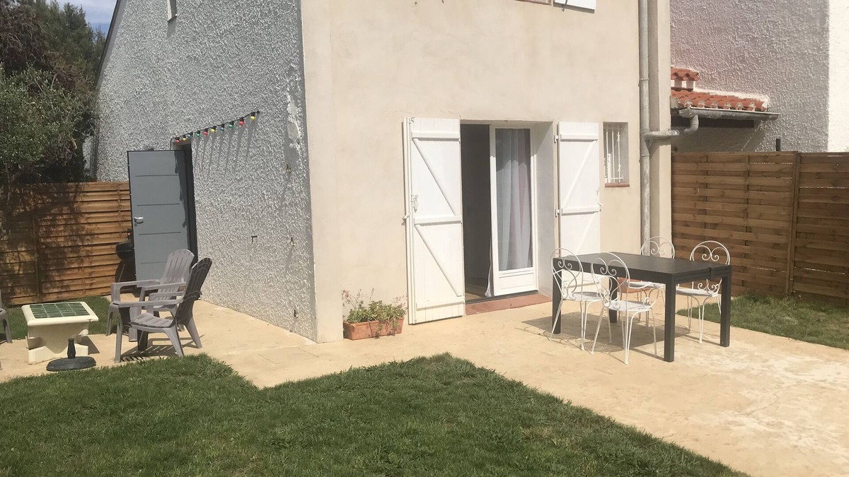 Saint-Cyprien House | Quiet location with garden, bicycles, wifi