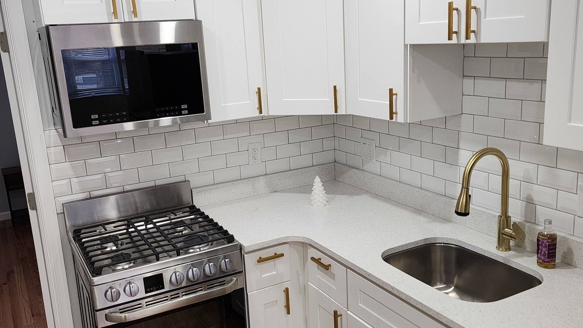 Logan - Ogontz - Fern Rock Apartment | Quiet location with easy access to transportation