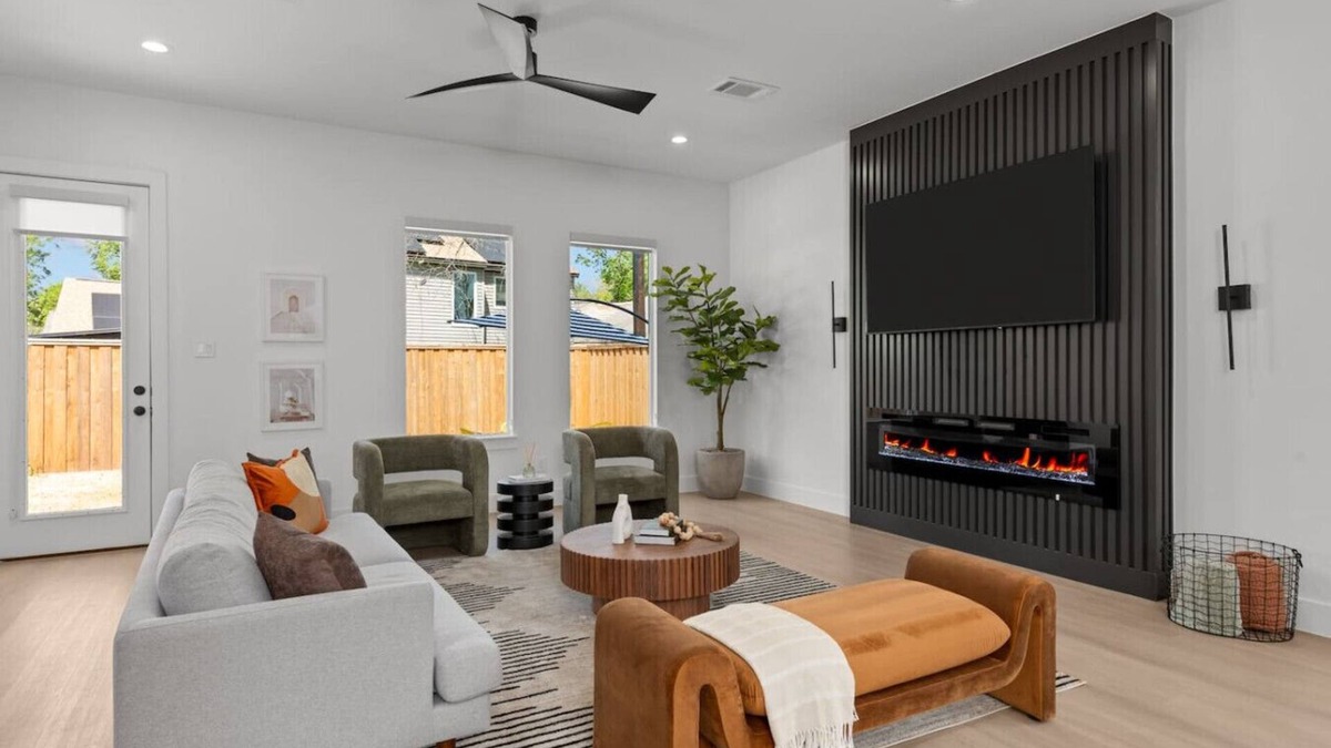 Garden Oaks House | Quiet Luxe Stay I Galleria I Heights I Memorial I Downtown