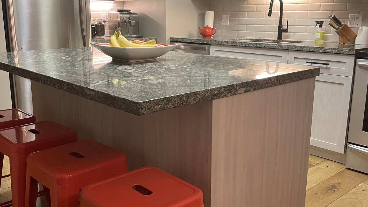 Blackcomb House | Quiet luxury on the golf course in Whistler - Upper Village . Pet friendly!