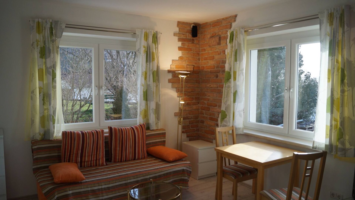 Gmunden Apartment | Quiet, modern apartment with a lake view