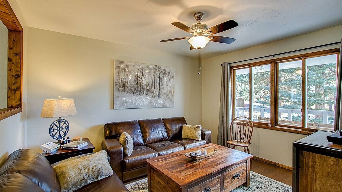 Woodland Park House | Quiet mountain homes for family gatherings