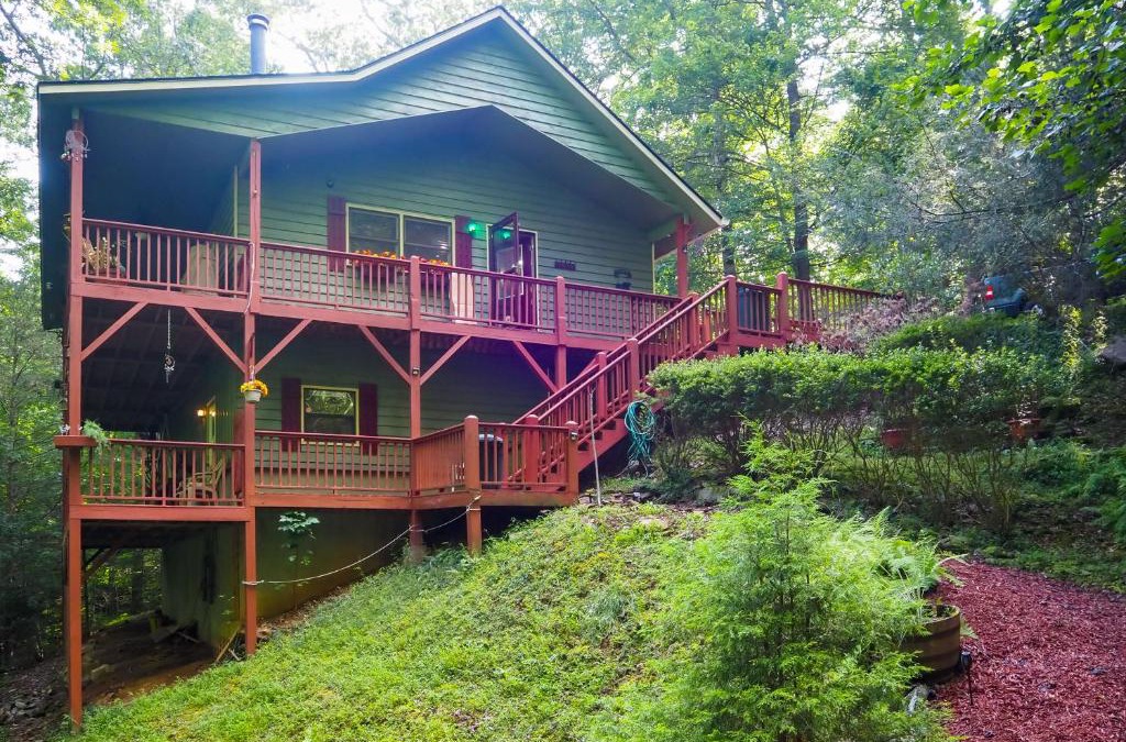 Tarheel House | Quiet Murphy Hideaway with Decks and Outdoor Fireplace