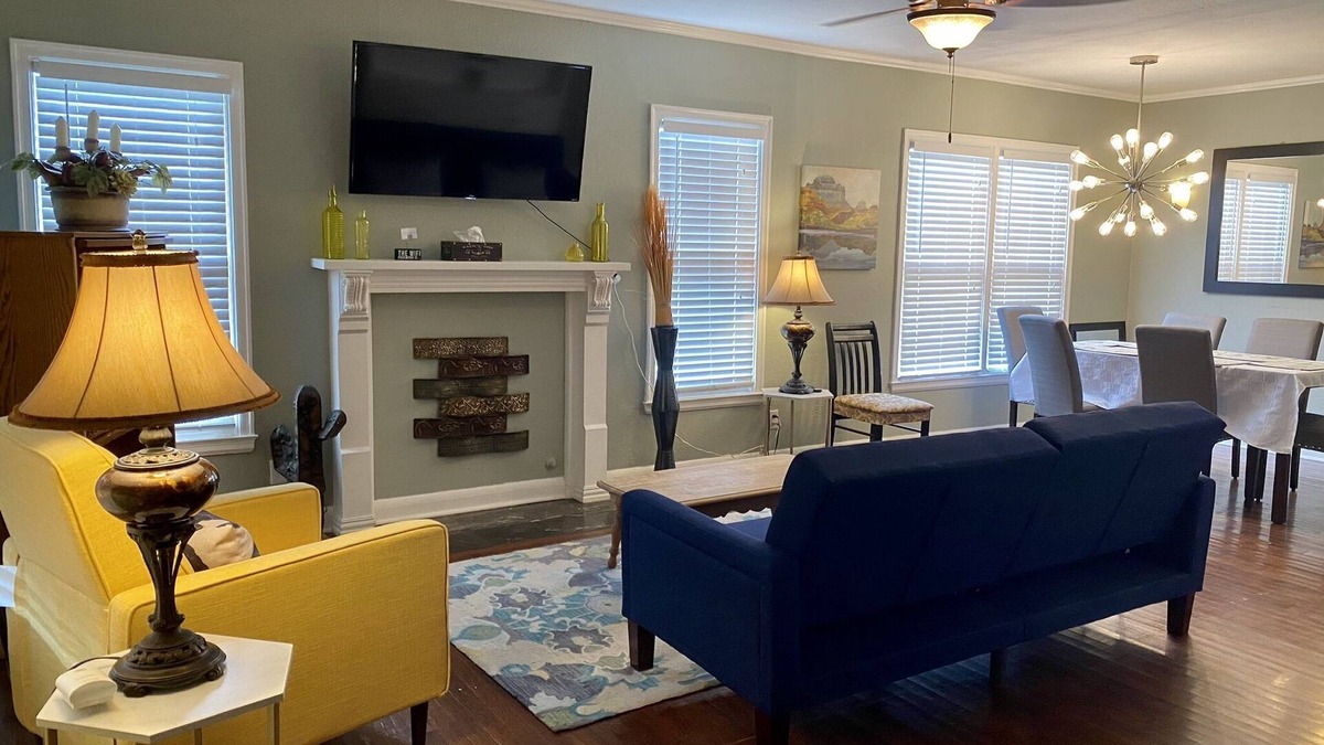 Del Mar House | Quiet Neighborhood, nestled by the bay