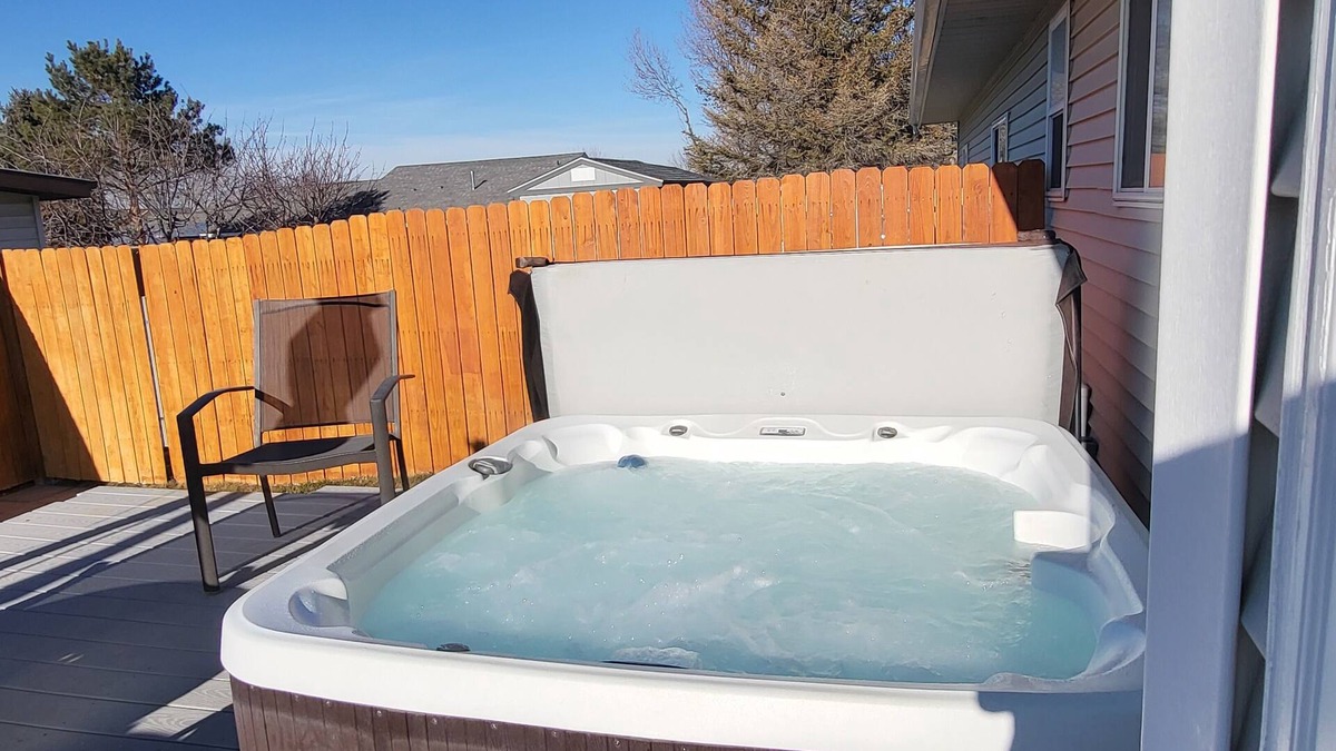 Twin Falls House | Quiet Neighborhood! - HOT TUB Retreat!