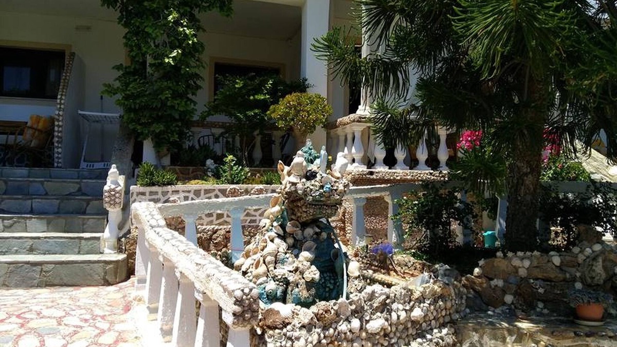 Ammoudara Villa | Quiet Place With Efflorescent Garden