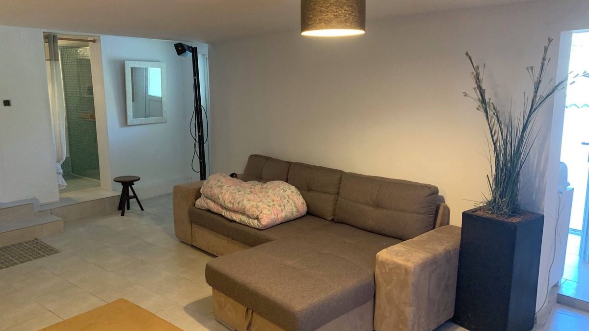 Contes House | Quiet, pleasant accommodation with all comforts, pets welcome.