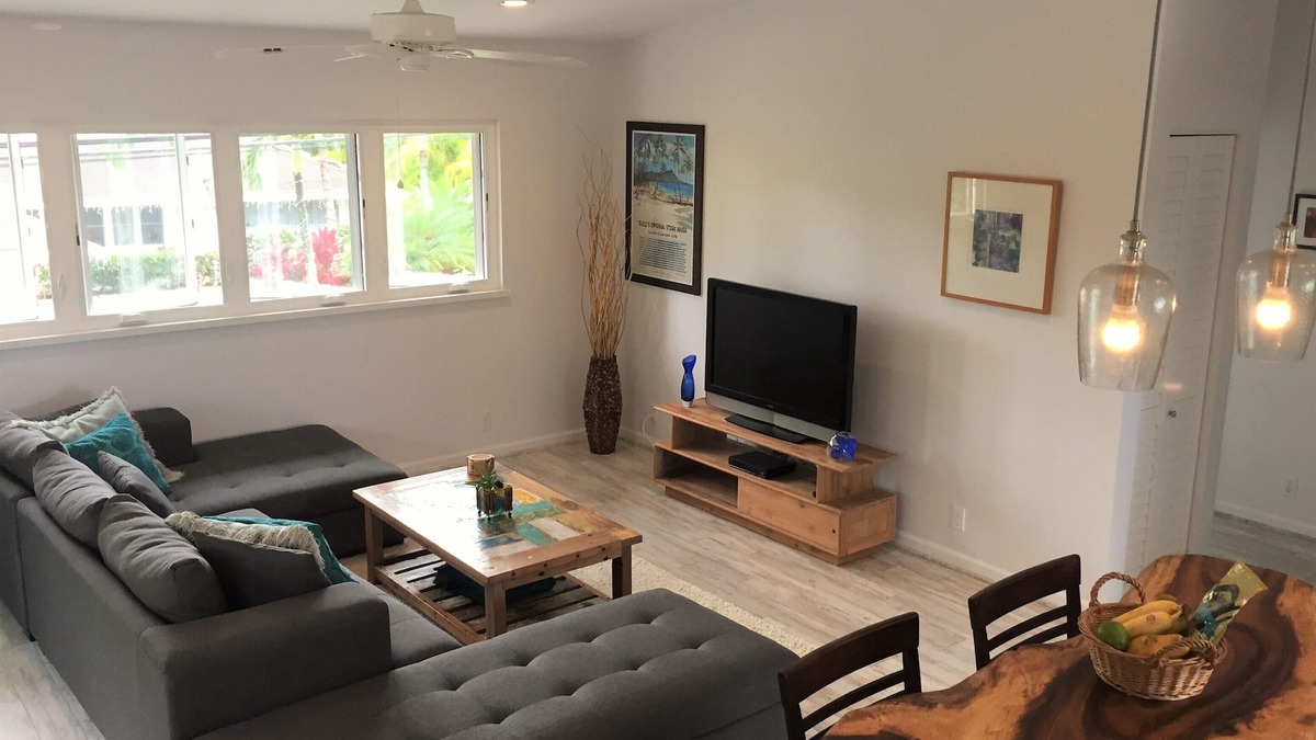 Kailua House | Quiet, Private, Beachy 2-bedroom, Walk to Kailua Beach, A/C