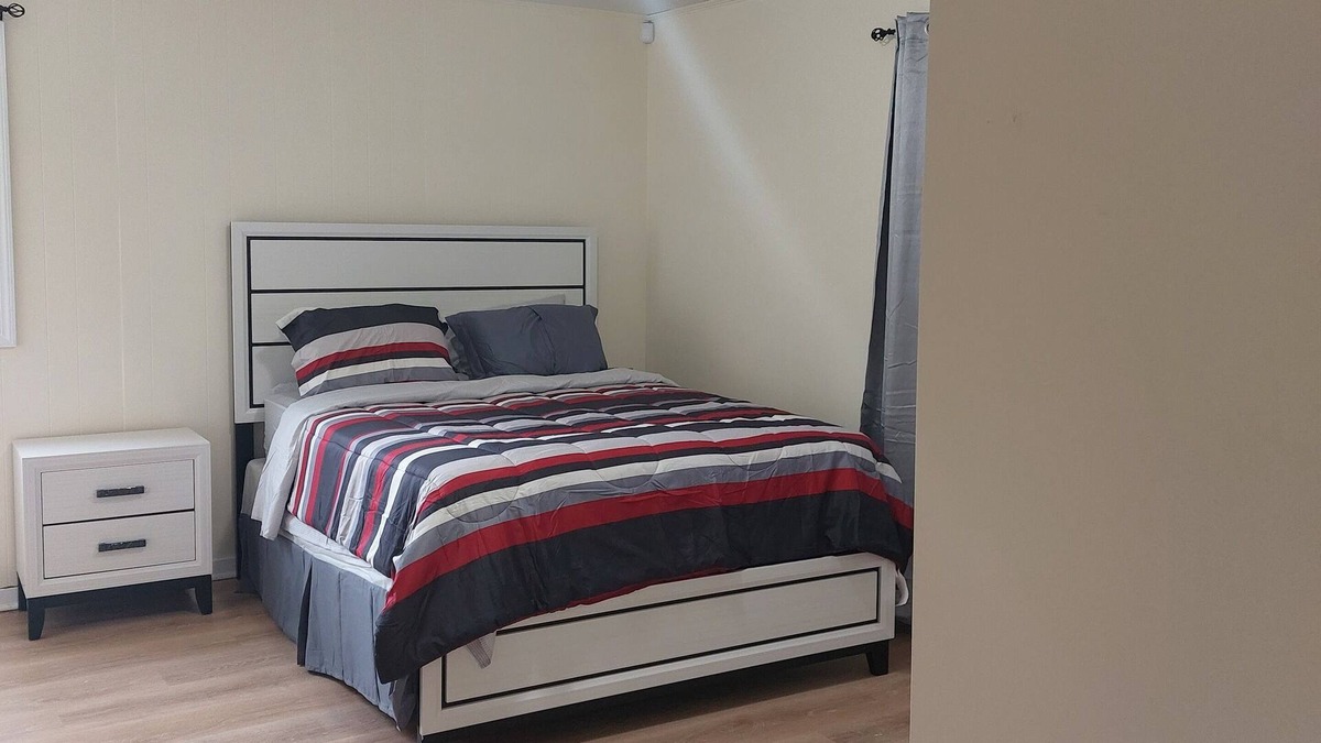 Southampton House | Quiet Redlion