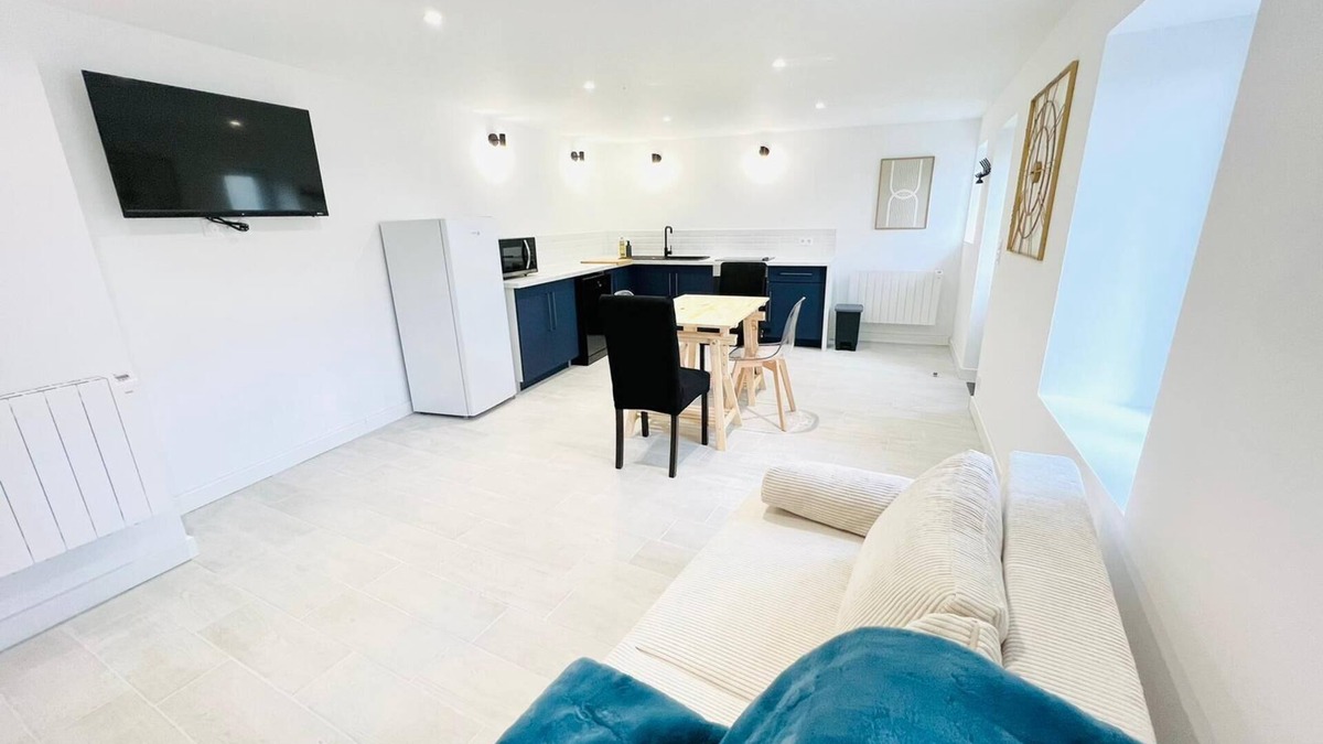 Civaux House | ✨ Quiet renovated house - on the heights of Civaux ✨