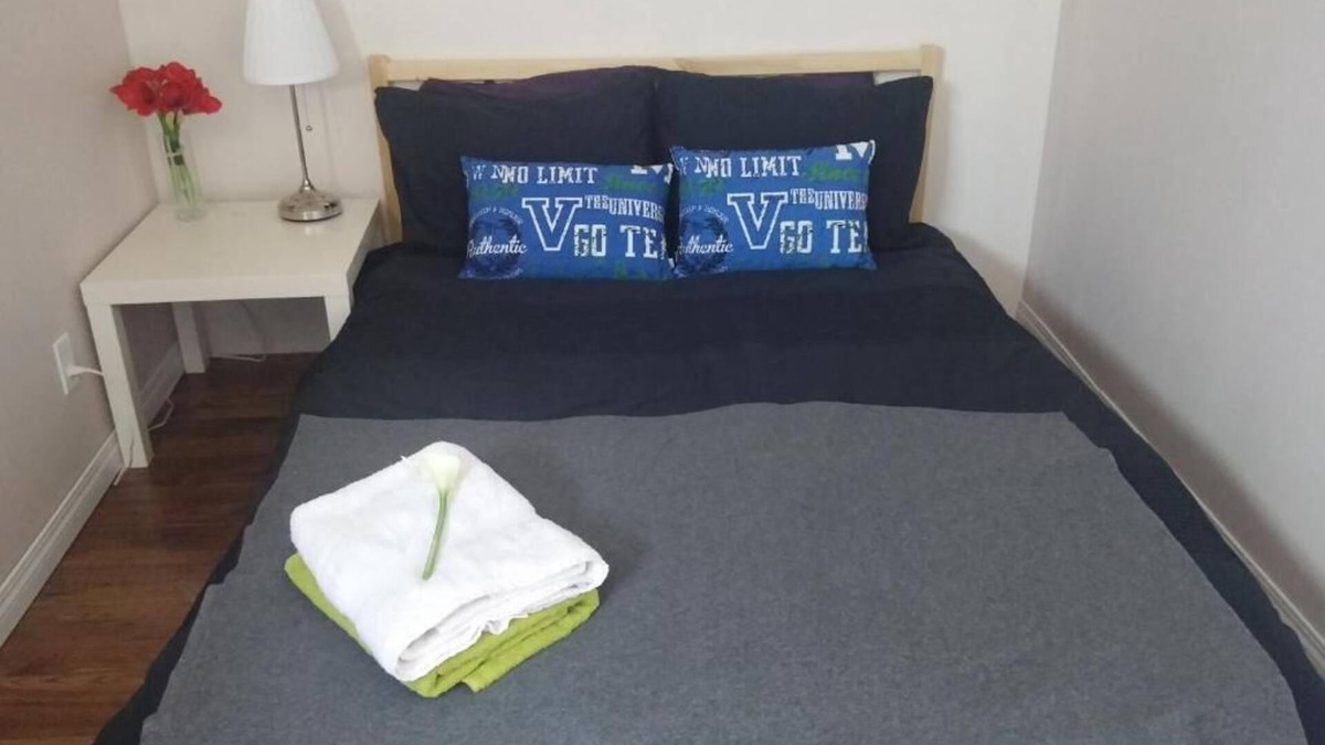 Winnipeg House | Quiet room Close the the Assiniboine Park