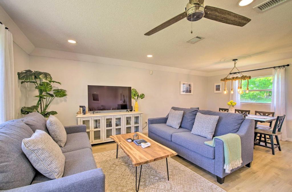 Golden Beach Estates House | Quiet Satellite Beach Home with Lanai, Walk to Beach