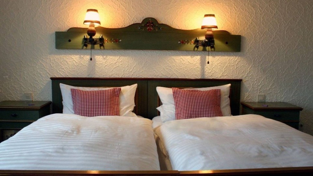 Kell am See House | Quiet shared rooms - Landhotel-Restaurant Haus Doris