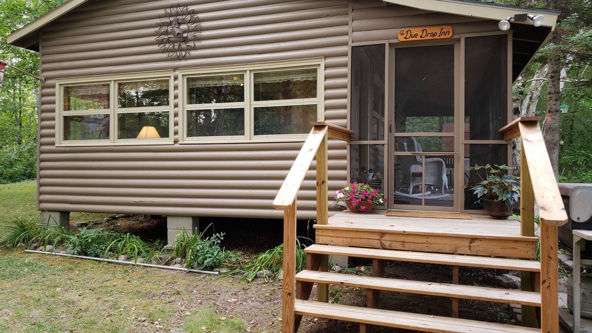 Hackensack House | Quiet/SmallCabin in the Woods