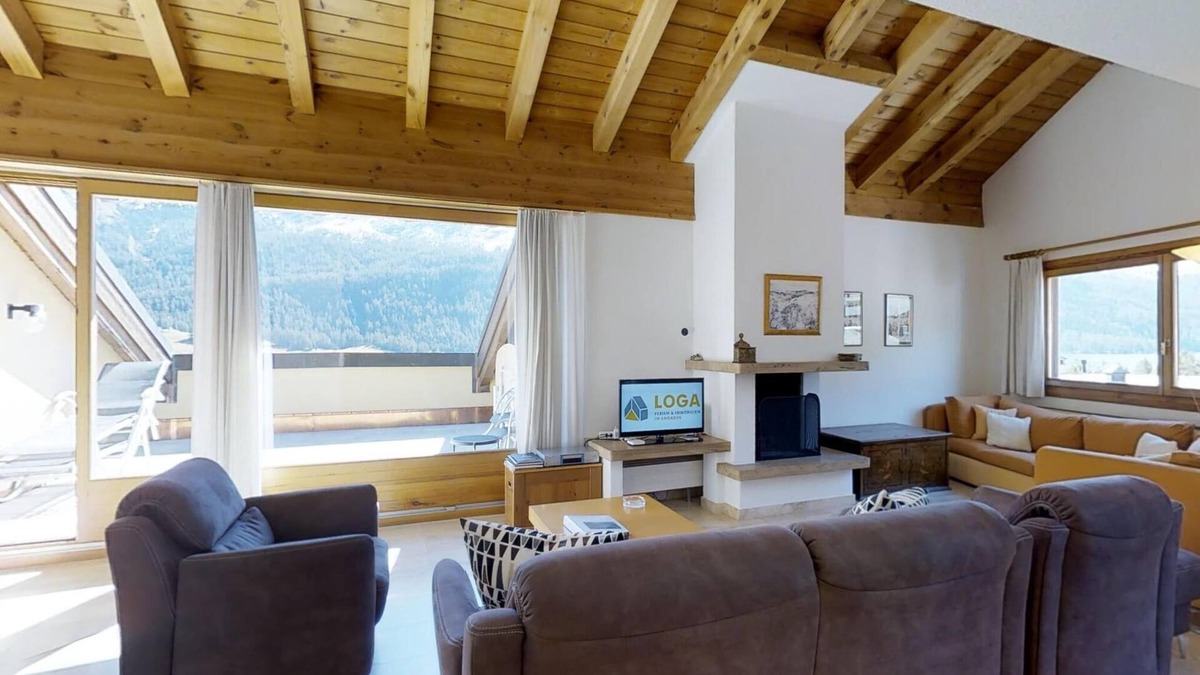 Silvaplana Apartment | Quiet, spacious and bright 3 ½-room apartment on two storeys on the 3rd floor, c