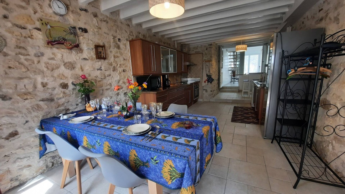 Hautevesnes House | Quiet, spacious country house 1 hour from Disney land. 1 h00 from Paris.