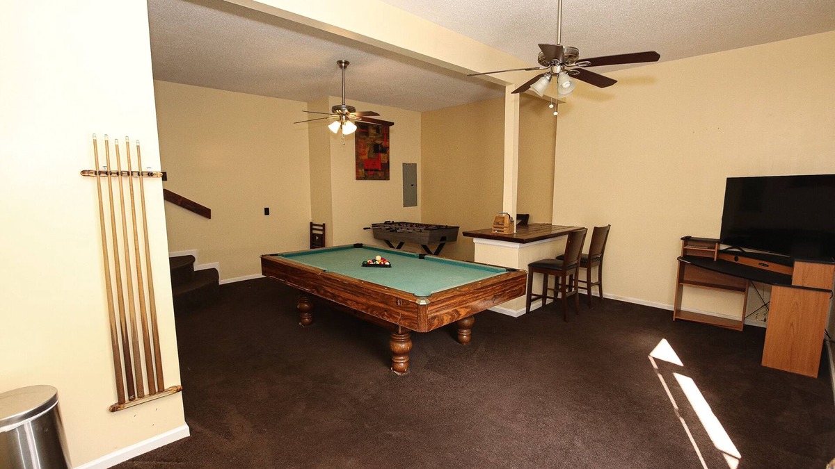 Savannah House | Quiet Spacious Family Sized House only 15 min to downtown,outlets,Cotsco,!