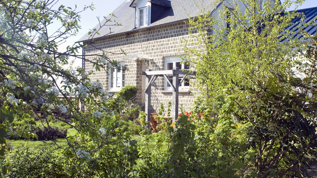 Buais-les-Monts House | Quiet, tranquille organic bed and breakfast, 45 minutes from the Mont-Saint-Michel