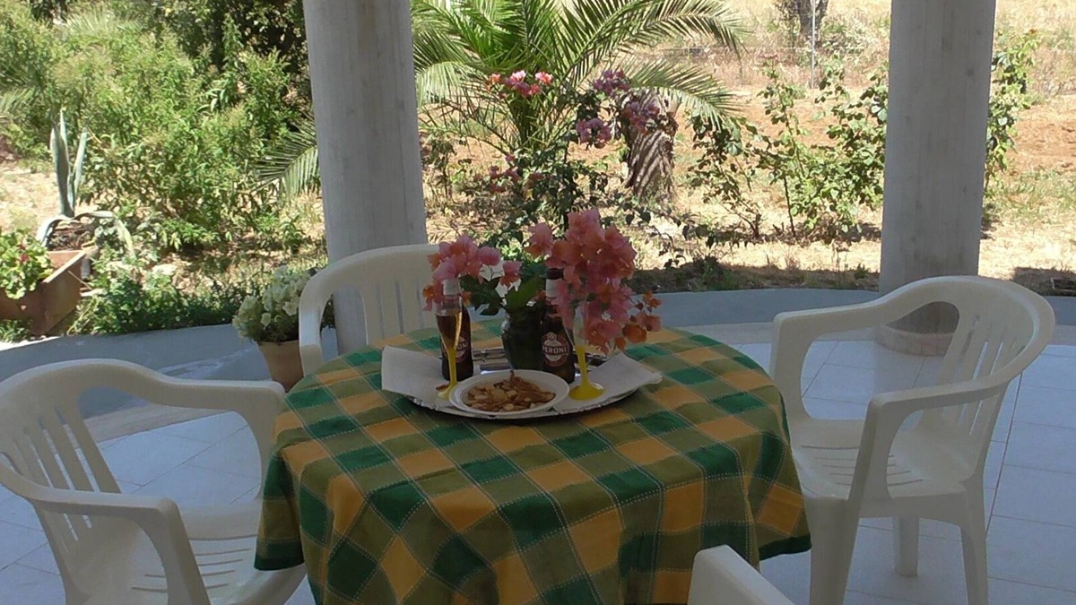 Matino House | QUIET VILLA WITH 2500 SQM. FENCED GARDEN