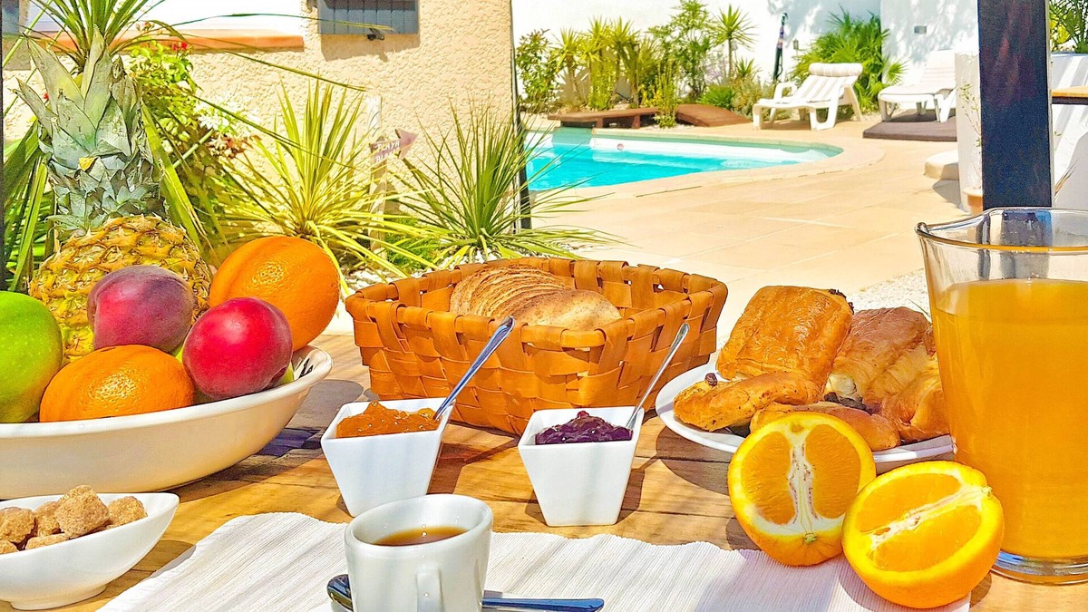 Carry-le-Rouet Villa | Quiet villa with swimming pool and private garden. Beach and village 800 m'away