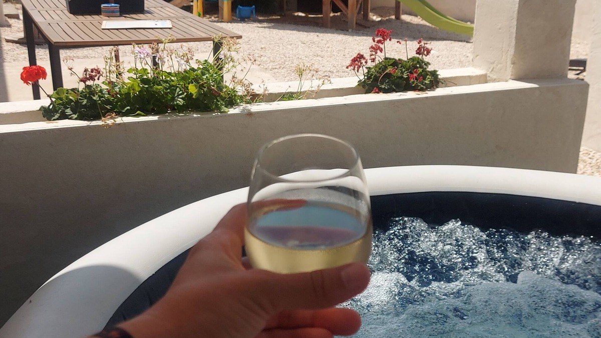 Douzens House | Quiet villa with its jacuzzi located between the city of Carcassonne and the beach.