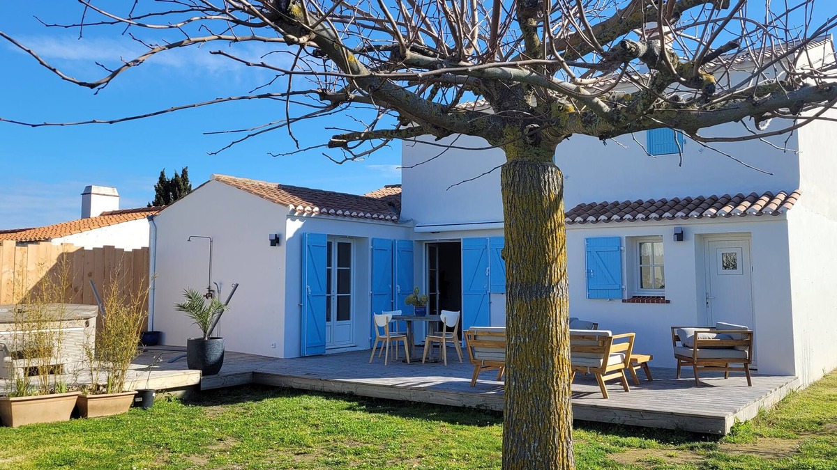 Barbatre House | Quiet villa with SPA, close to the beach