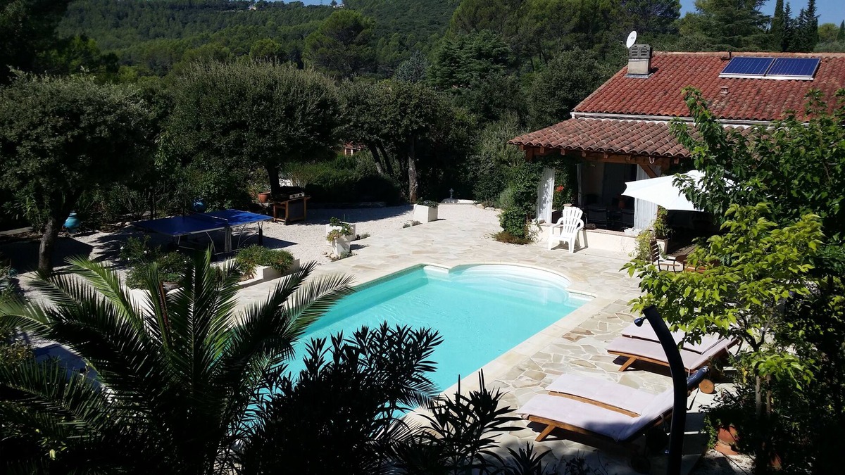 Taradeau Villa | Quiet villa with swimming pool, mature garden, near village center