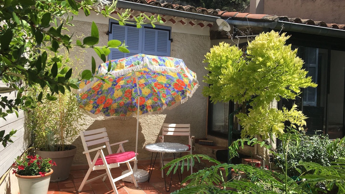 Carces House | Quiet village house with garden