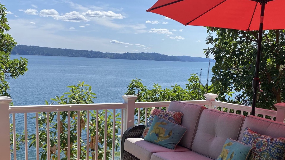 West Hills Cottage | Quiet Waterfront Oasis with private beach