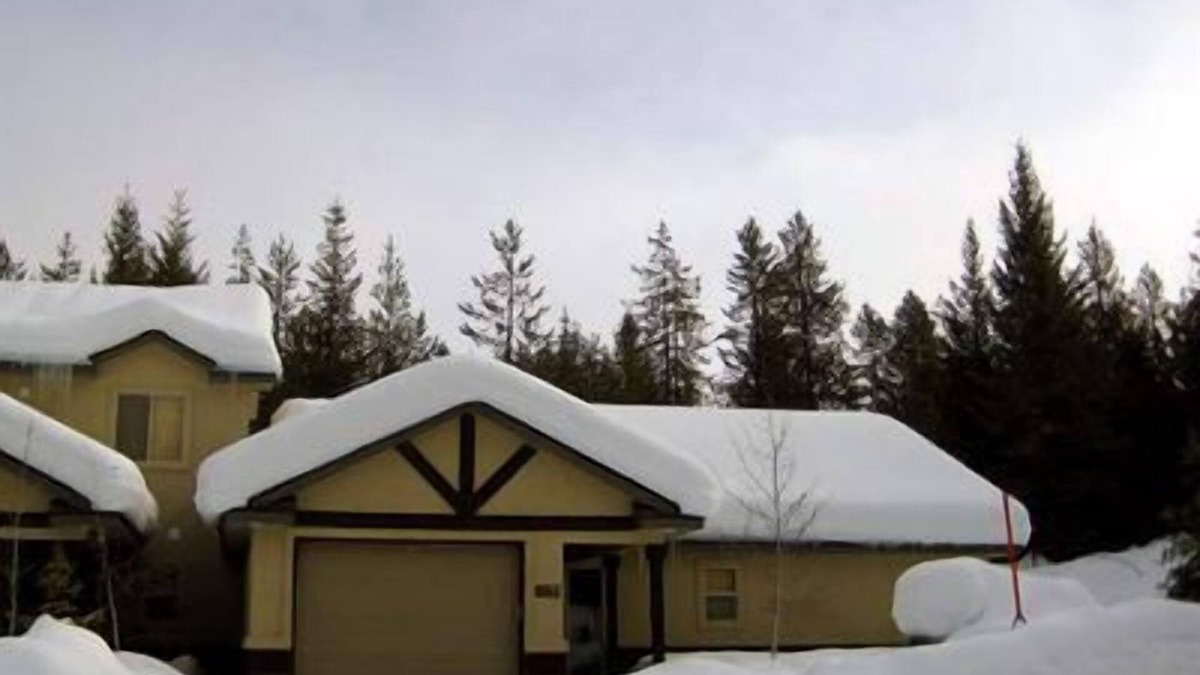 McCall Condo | QUIET, WOODED RETREAT WITH PRIVATE HOT TUB IN SECULDED SETTING