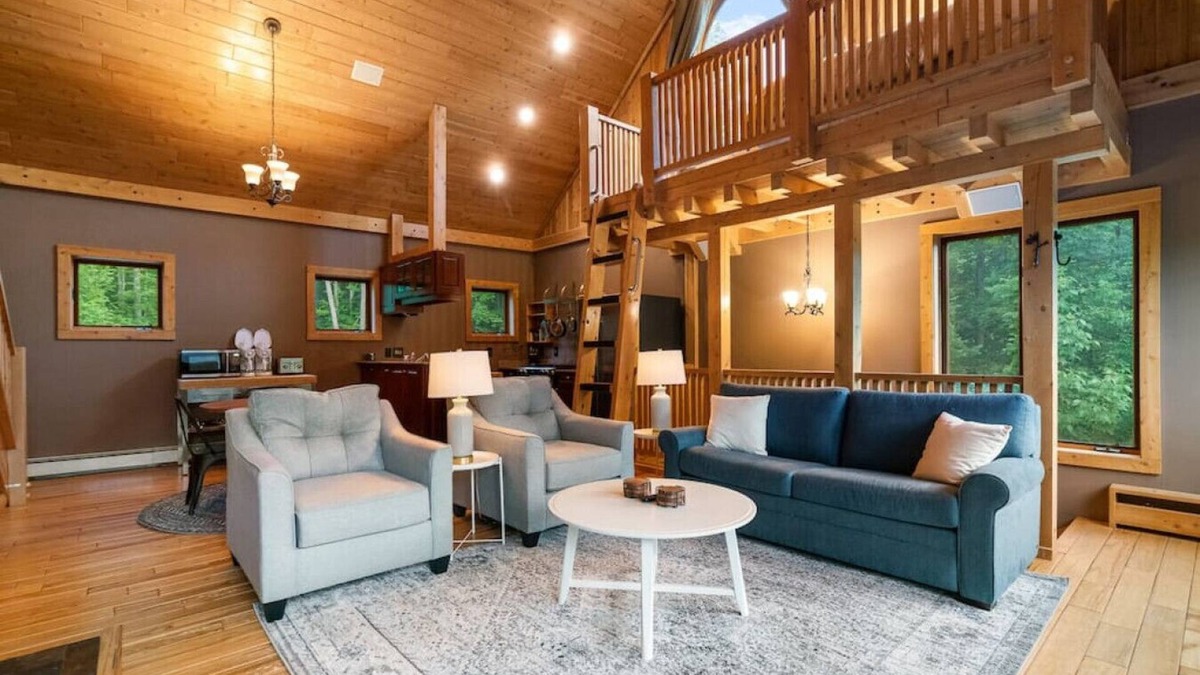 Wolverine House | Quiet Woodsy Wolverine Home