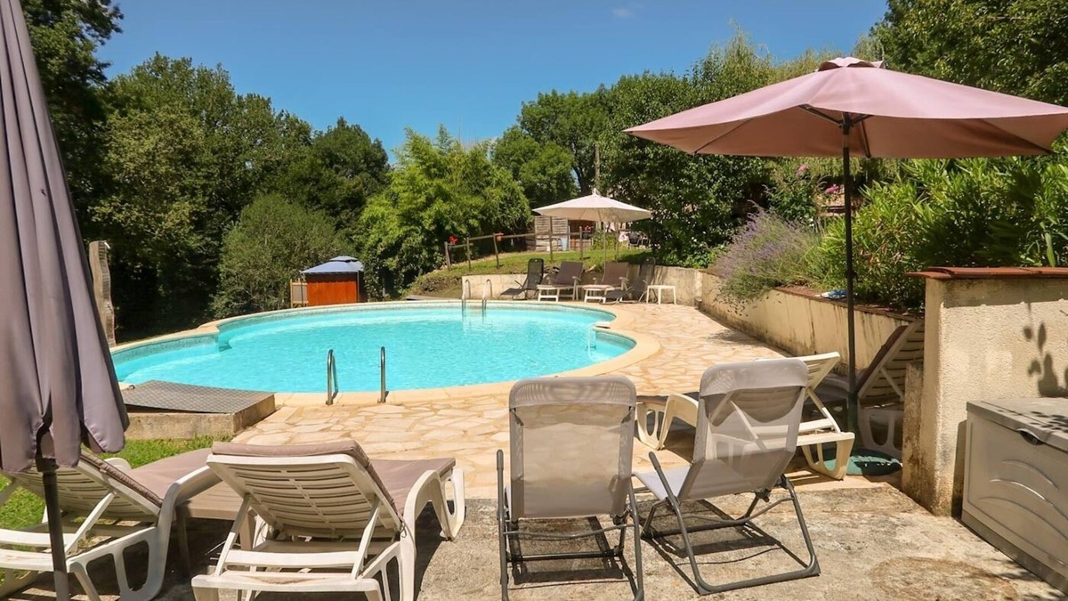 Sauveterre-la-Lemance Other | Quietly situated, Perigord Noir. Adults only.
