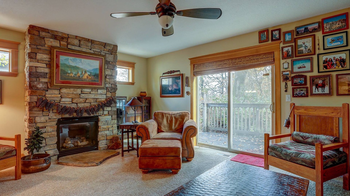 Hood River House | Quietly Sophisticated, Worldly, Elegant, A/C