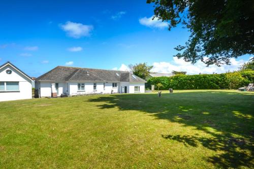 Constantine Bay House | Quillets