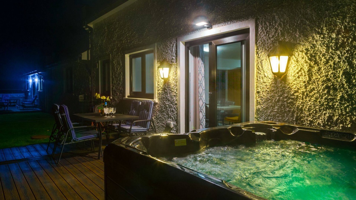 Santon Cottage | Quilliam's Lodge - a holiday cottage that sleeps 7 guests in 4 bedrooms
